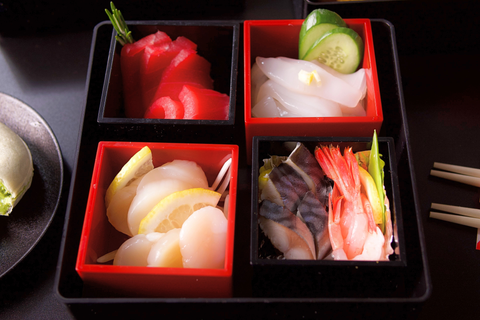 Azumatei New Year Celebration Box (14 items)